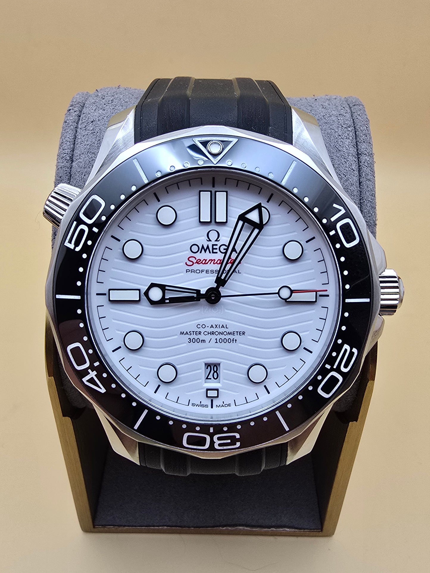 Omega Seamaster Professional 300m Co-Axial 8800 42mm full set 3880Euro