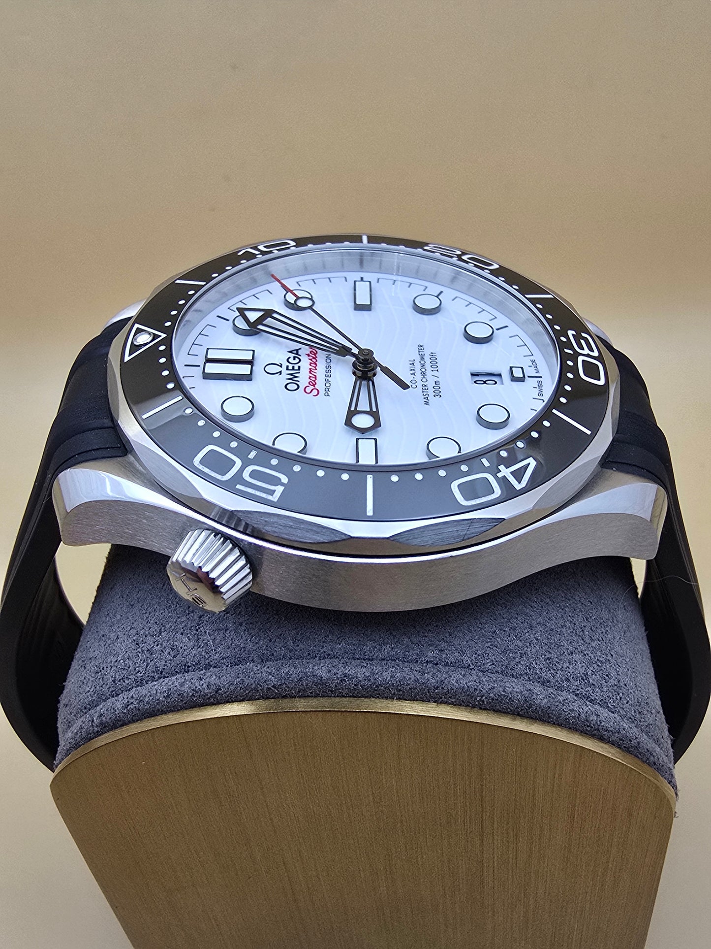 Omega Seamaster Professional 300m Co-Axial 8800 42mm full set 3880Euro