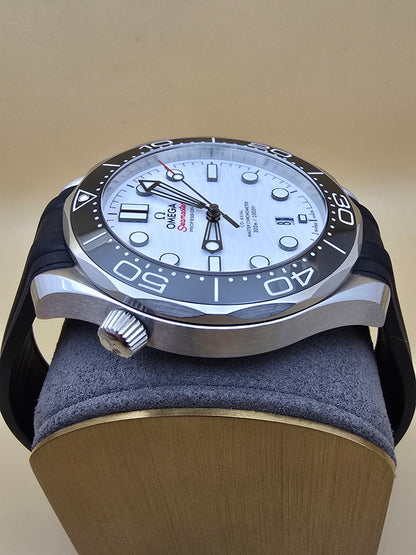 Omega Seamaster Professional 300m Co-Axial 8800 42mm full set 3880Euro