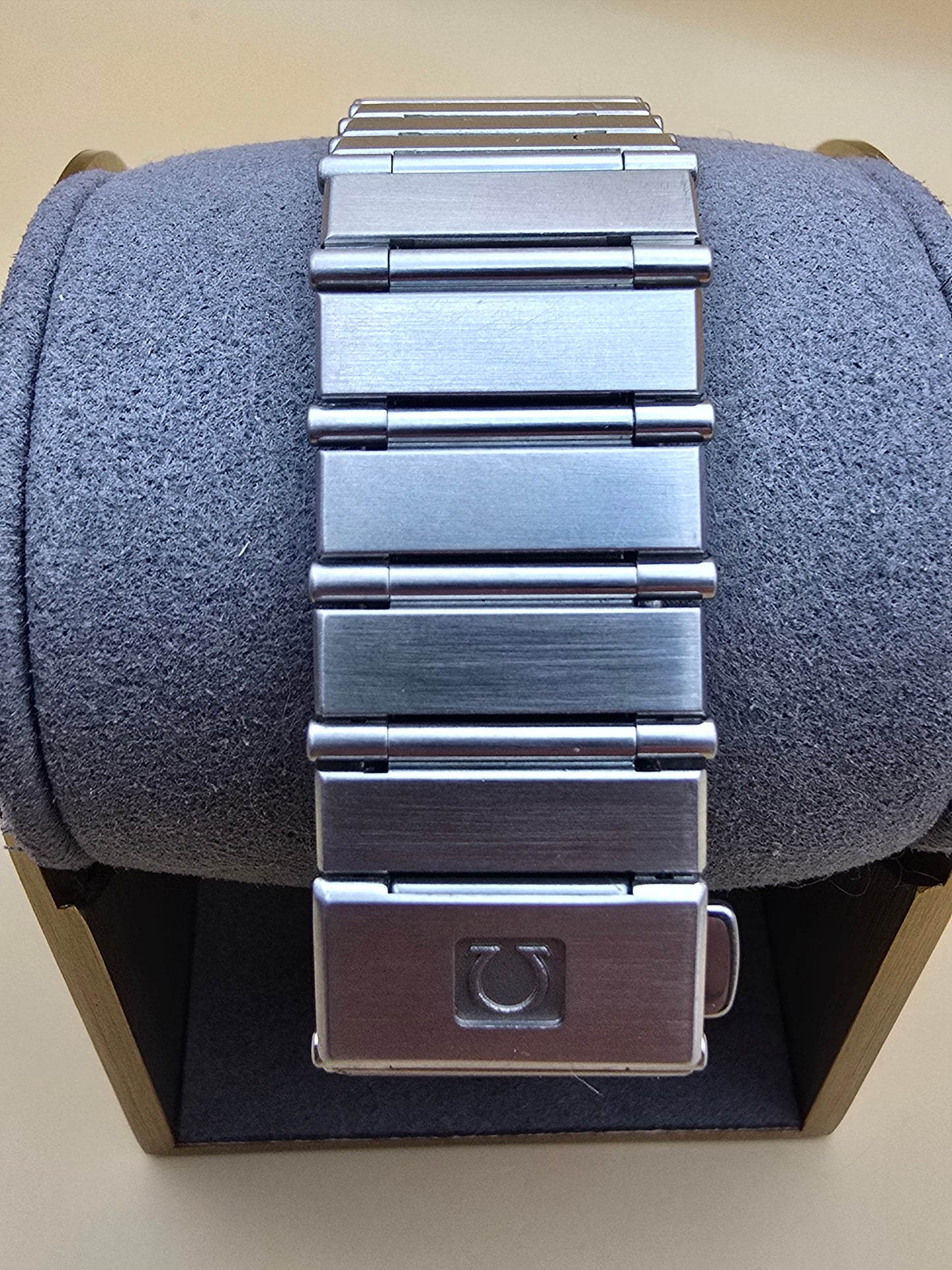 Omega Constellation Manhattan