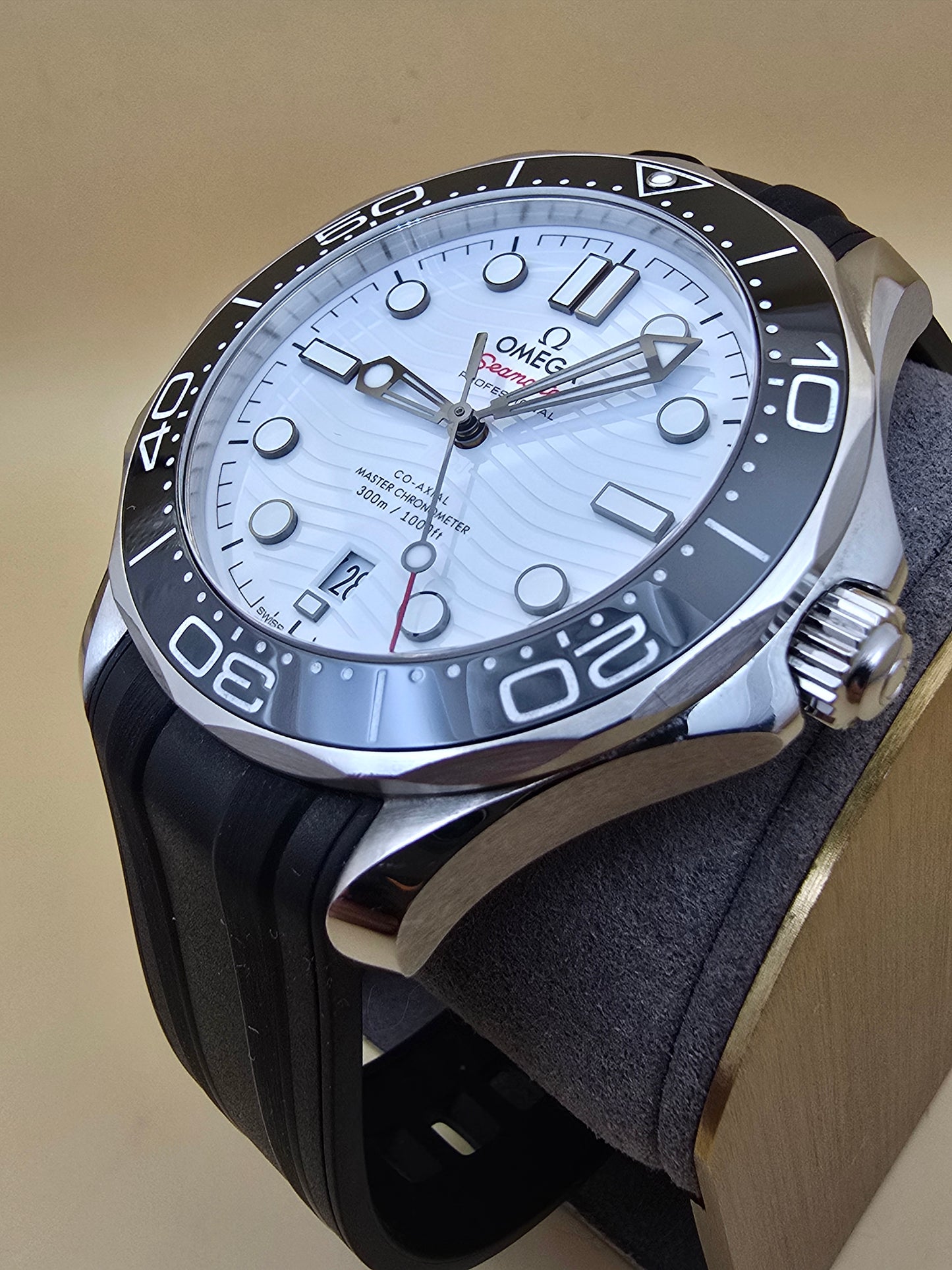 Omega Seamaster Professional 300m Co-Axial 8800 42mm full set 3880Euro