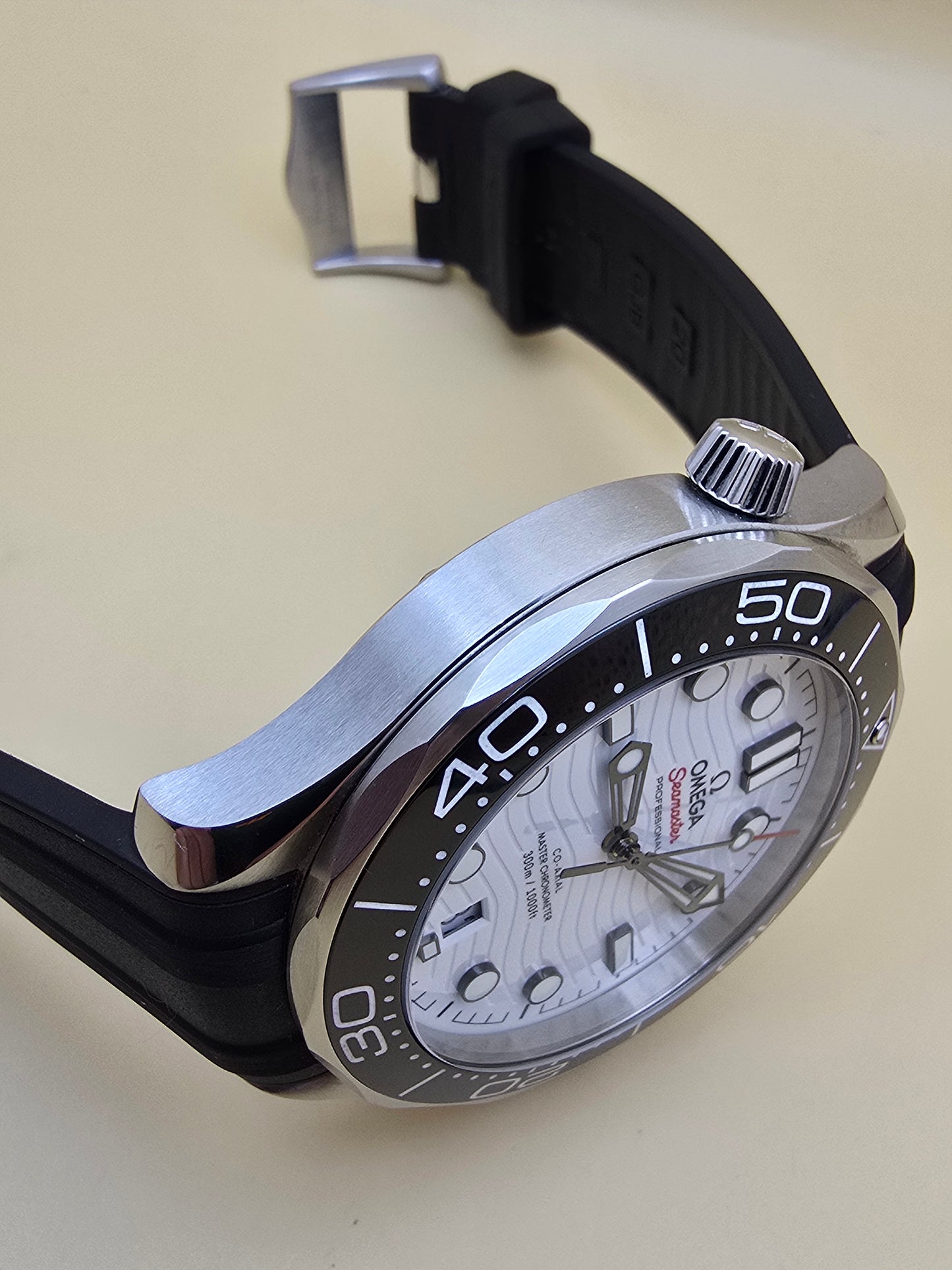 Omega Seamaster Professional 300m Co-Axial 8800 42mm full set 3880Euro