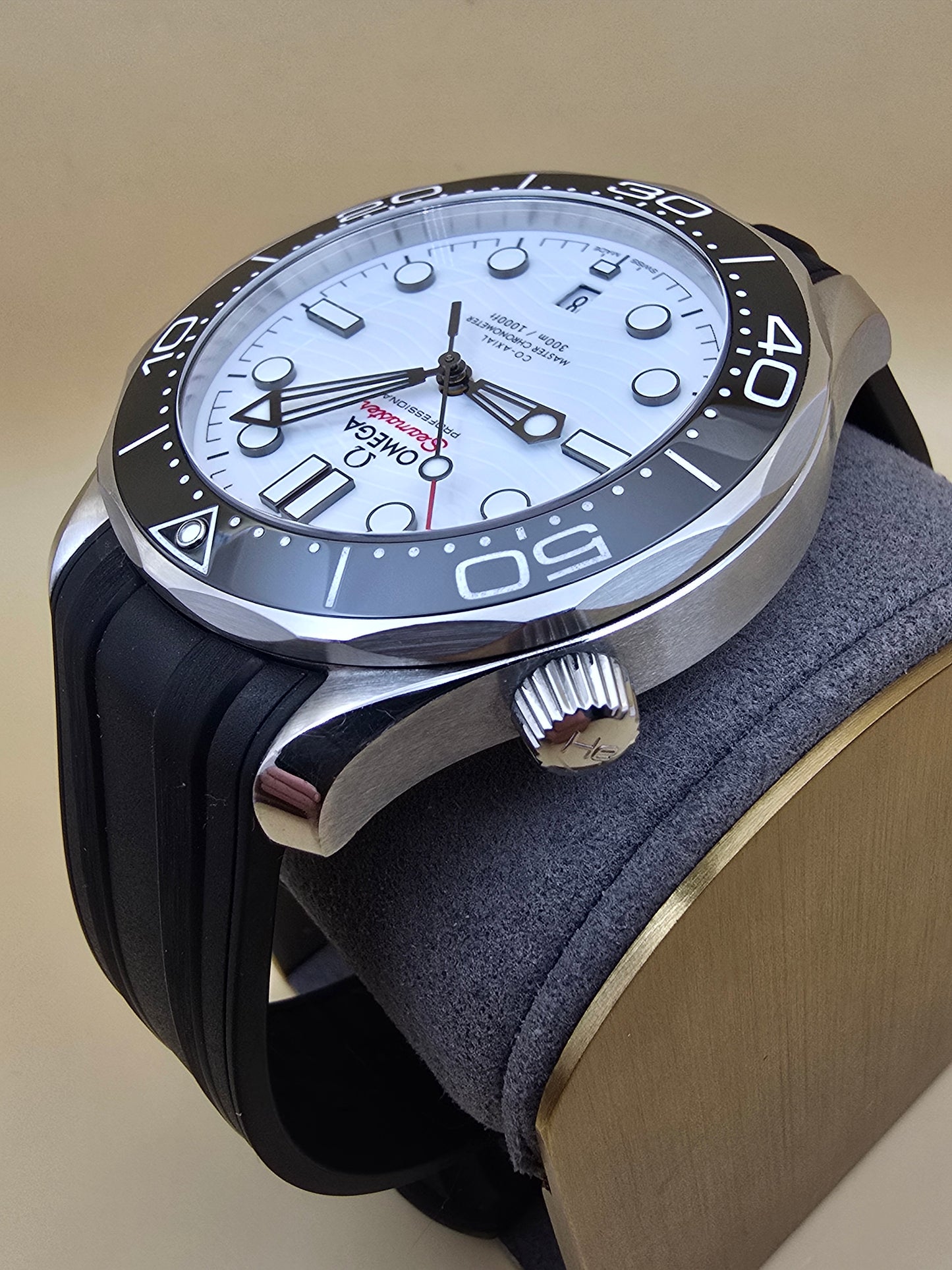 Omega Seamaster Professional 300m Co-Axial 8800 42mm full set 3880Euro